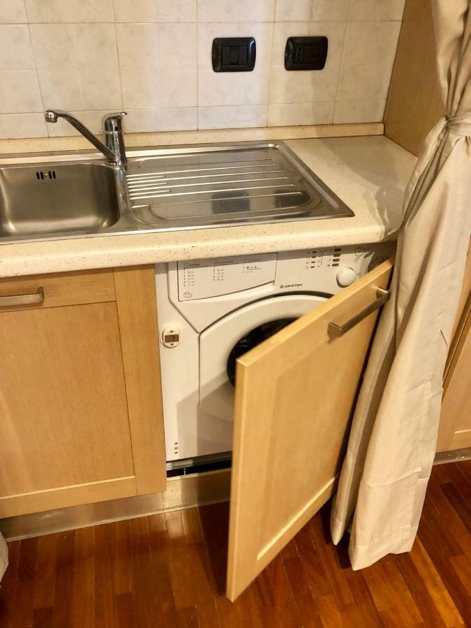 Golden Suite Apartment & Day Use Милан Экстерьер фото